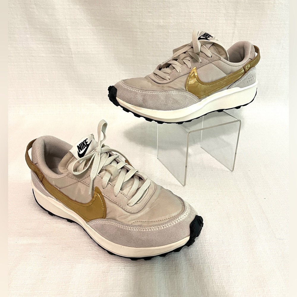 Nike Waffle Debut Running Shoe - Women's 8.5
